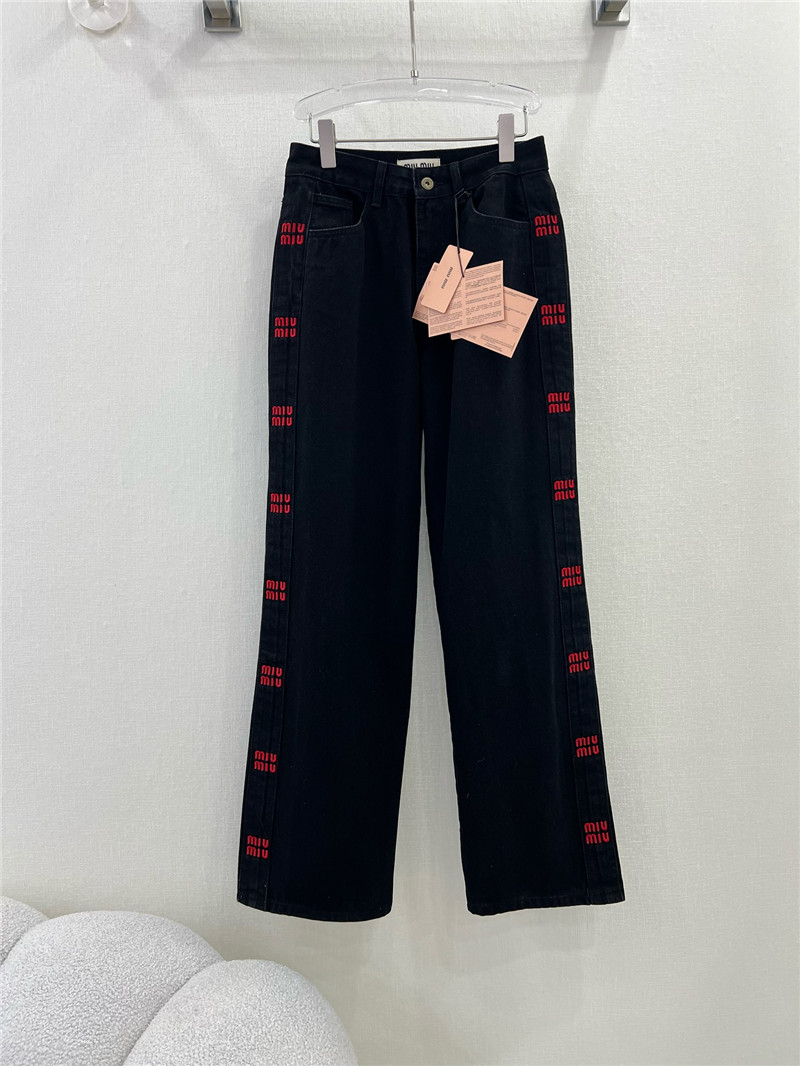 M1um1u embroidered letter logo trousers on the side