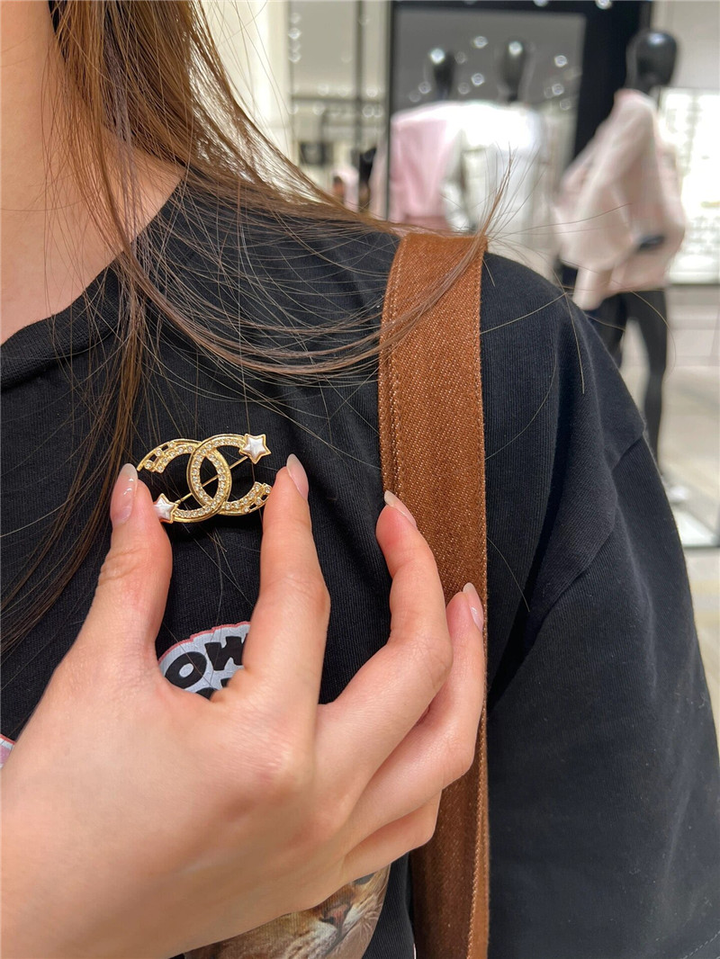 Ch**el new five-pointed star brooch