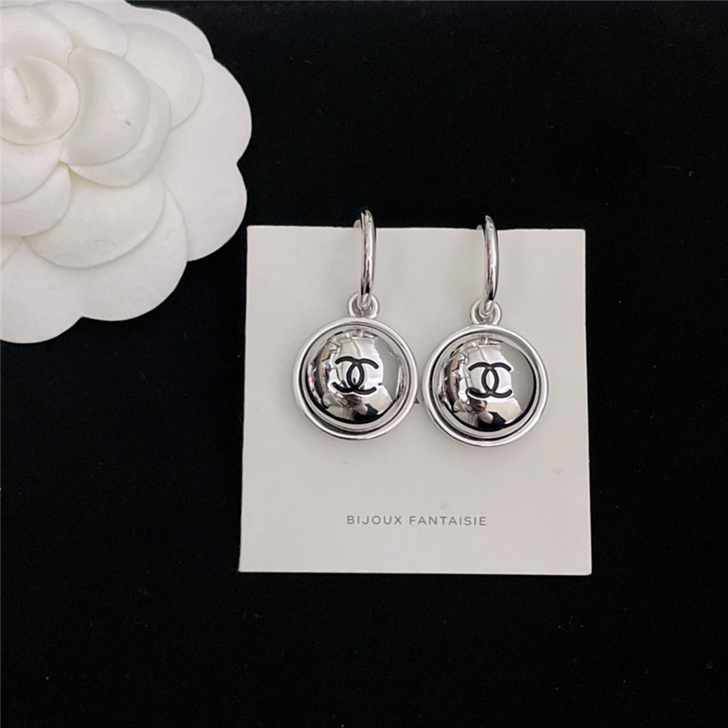 Ch**el small fragrant earrings