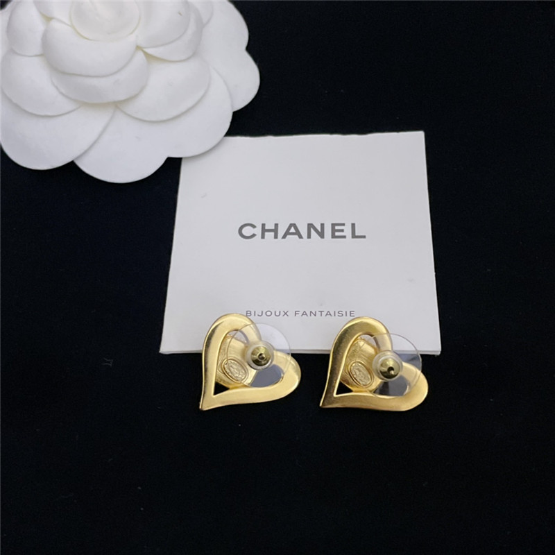 Ch**el small fragrant earrings