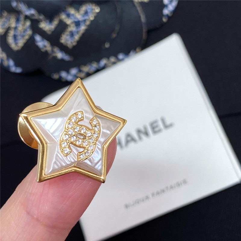 ch**el star full D1am0nd double c brooch