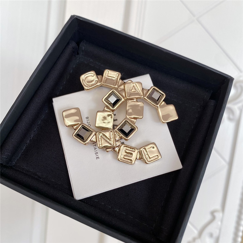 Ch**el monogram square crystal double c brooch