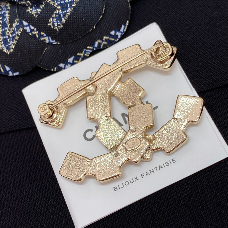 Ch**el monogram square crystal double c brooch