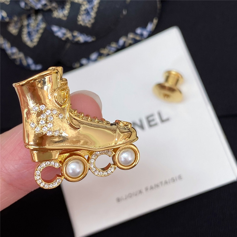 Ch**el roller skates coco brooch