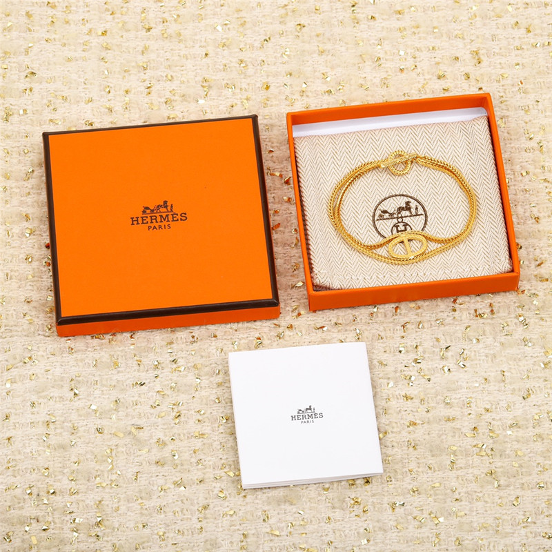 H**me5 pork nose bracelet