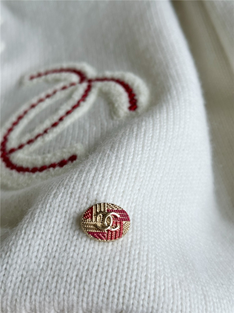 Ch**el logo round neck knitted sweater