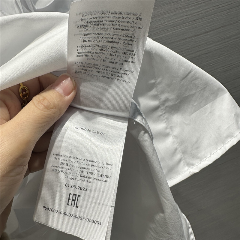 Va1e*ntin0 three-dimensional butterfly short-sleeved large shirt