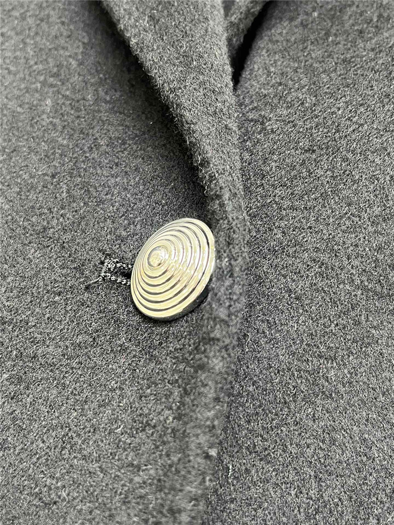 l0vis Vvtt0n lv black coat