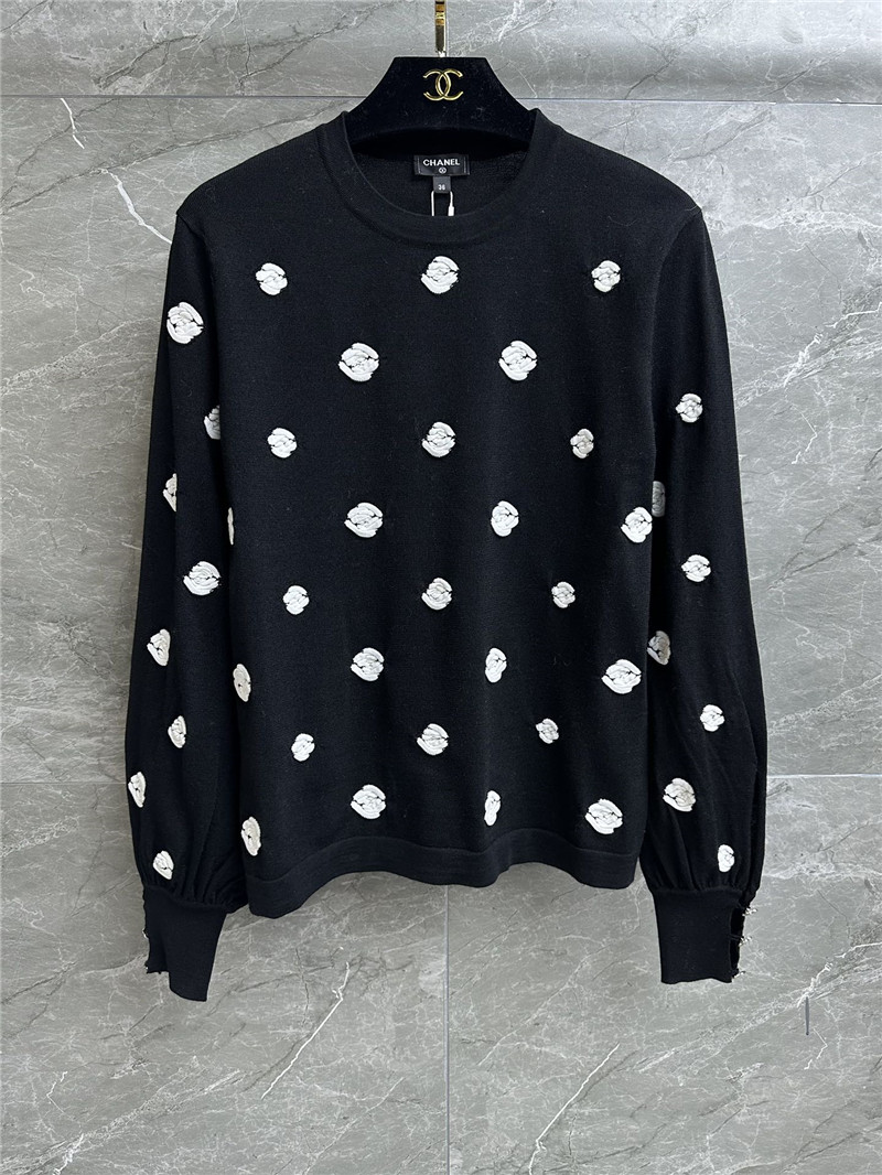 Ch**el three-dimensional flower sweater