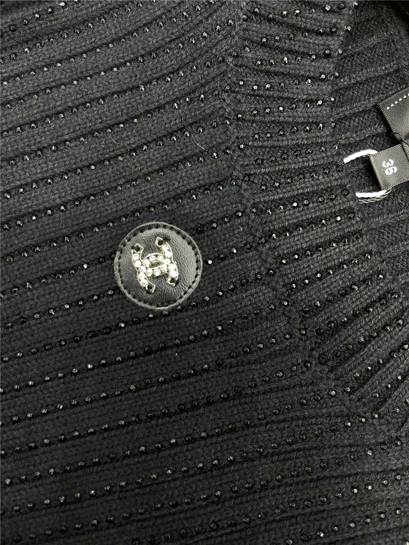 Ch**el logo crew neck sweater in navy