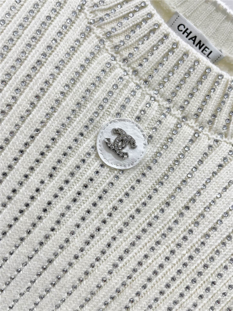 Ch**el logo crew neck sweater white