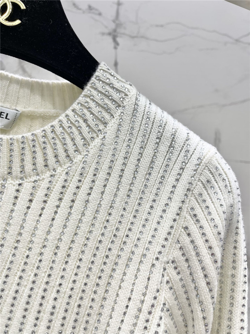 Ch**el logo crew neck sweater white