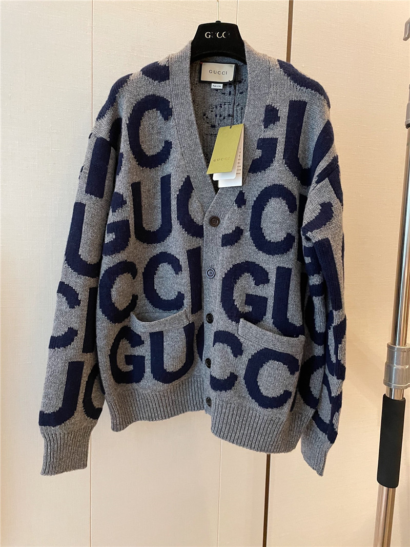 Gvc*1 logo intarsia button-up cardigan