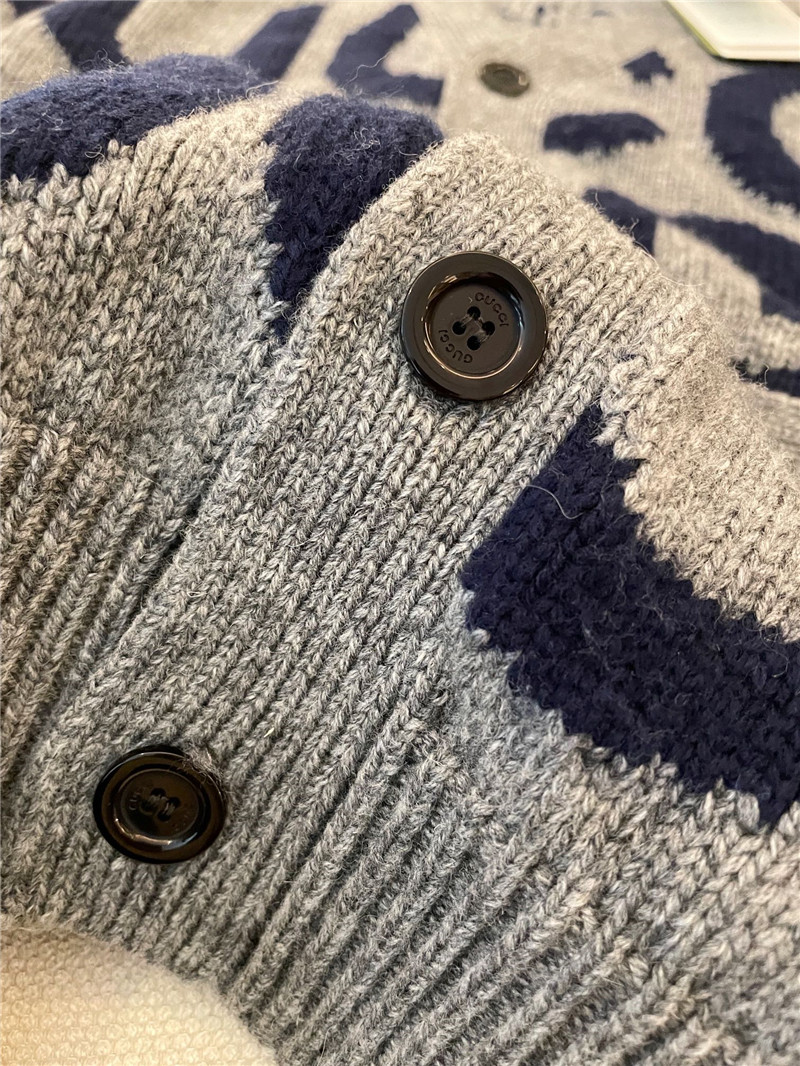 Gvc*1 logo intarsia button-up cardigan