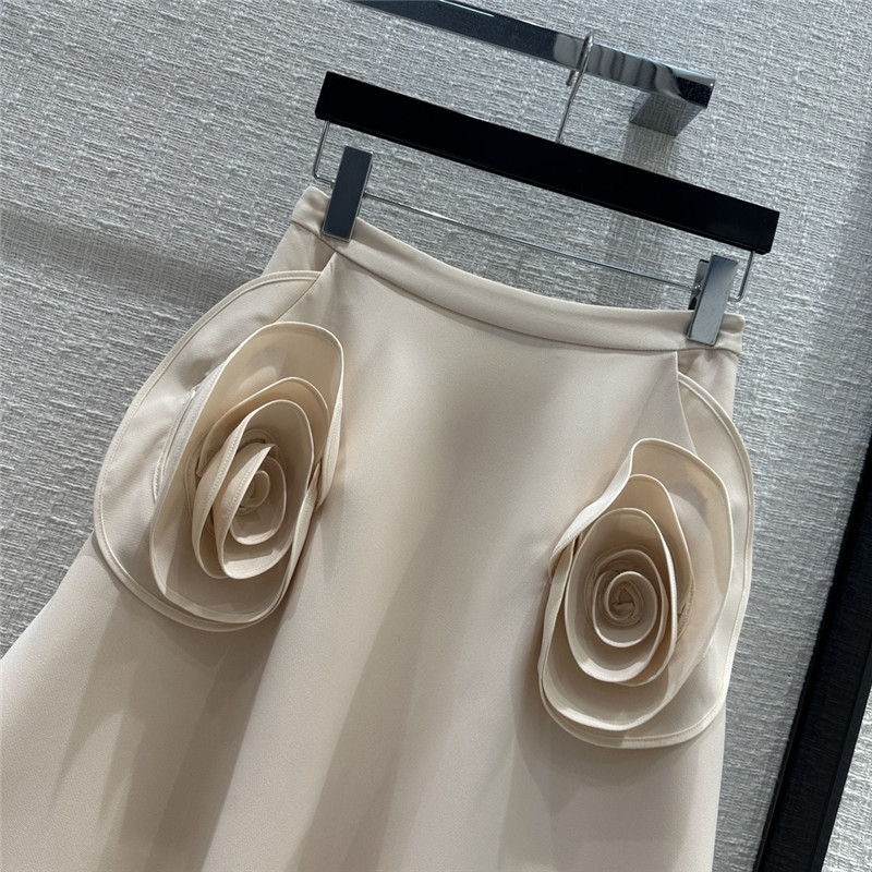 Va1e*ntin0 three-dimensional large flower pocket midi skirt