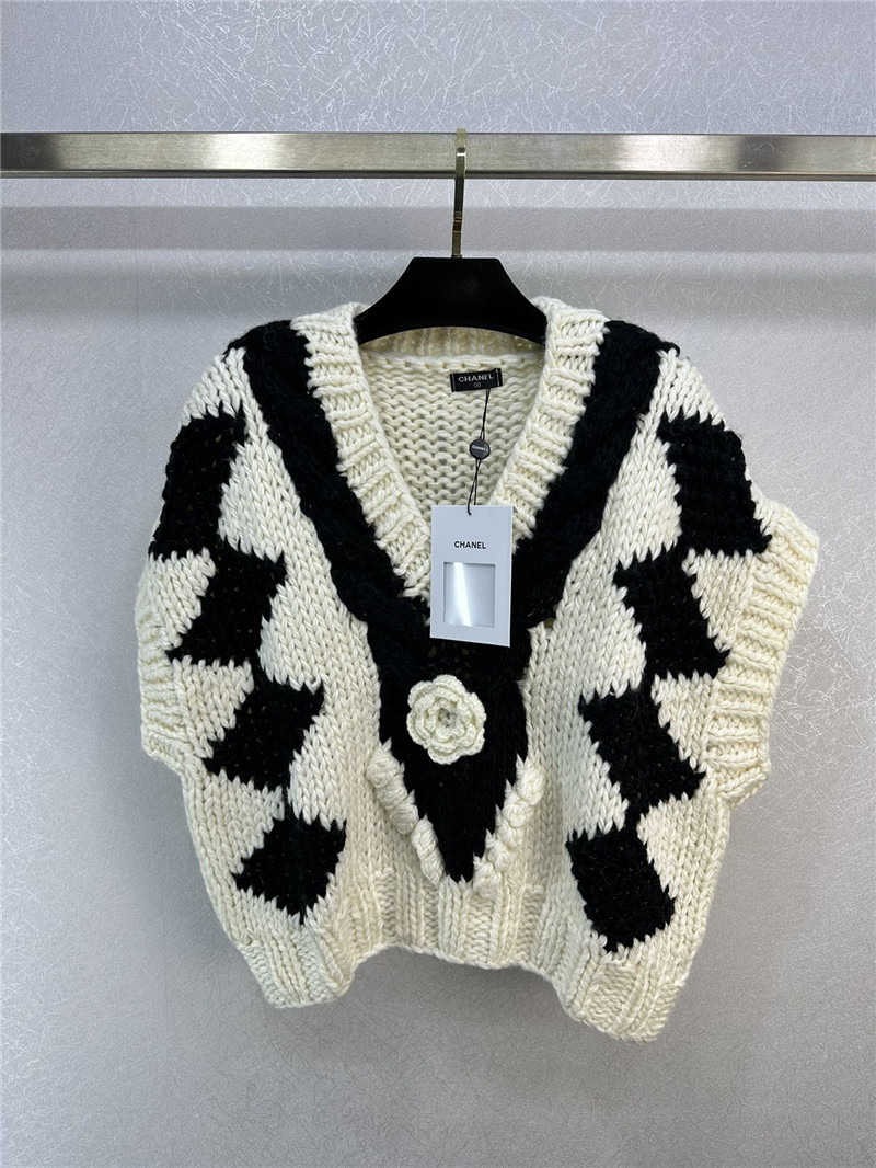 ch**el D1am0nd loose knit vest