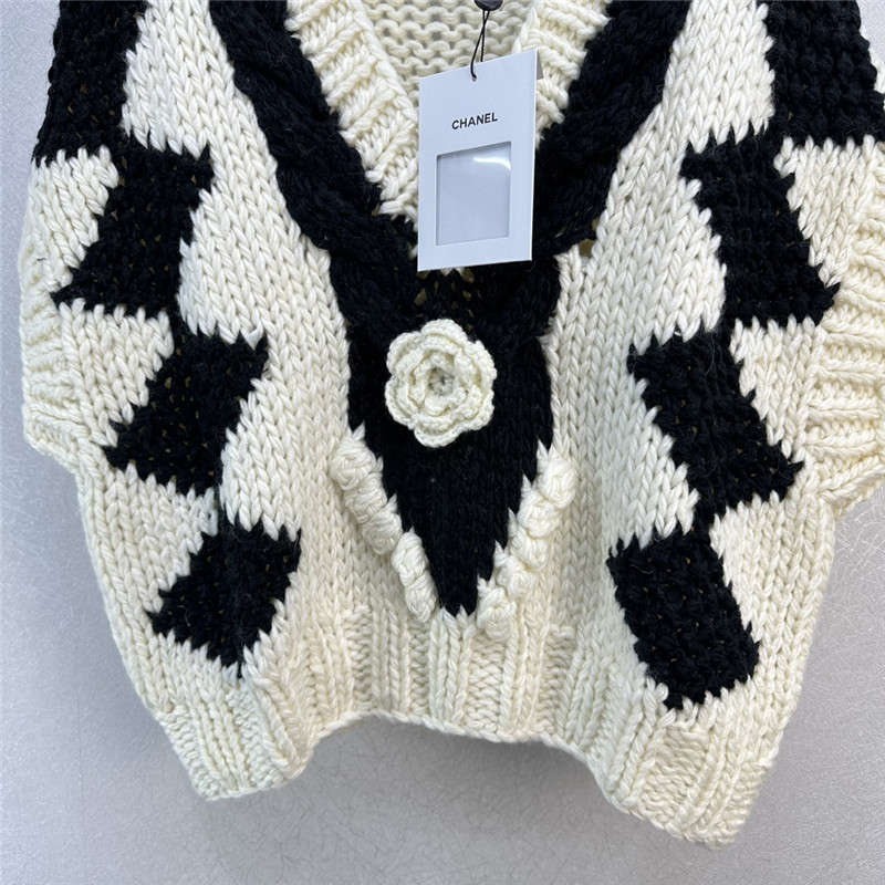 ch**el D1am0nd loose knit vest