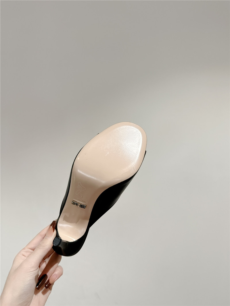 gvc*1 metal embellished crystal D1am0nd buckle half drag