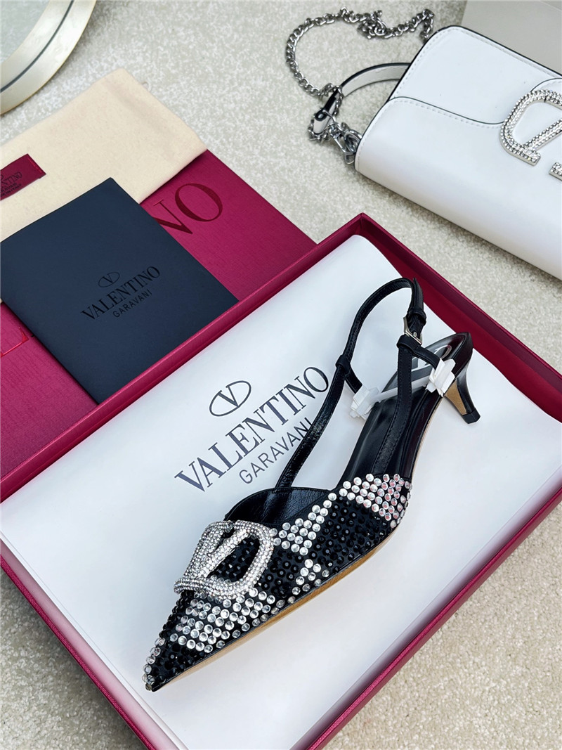 Va1e*ntin0 new color v logo buckle high heels sandals