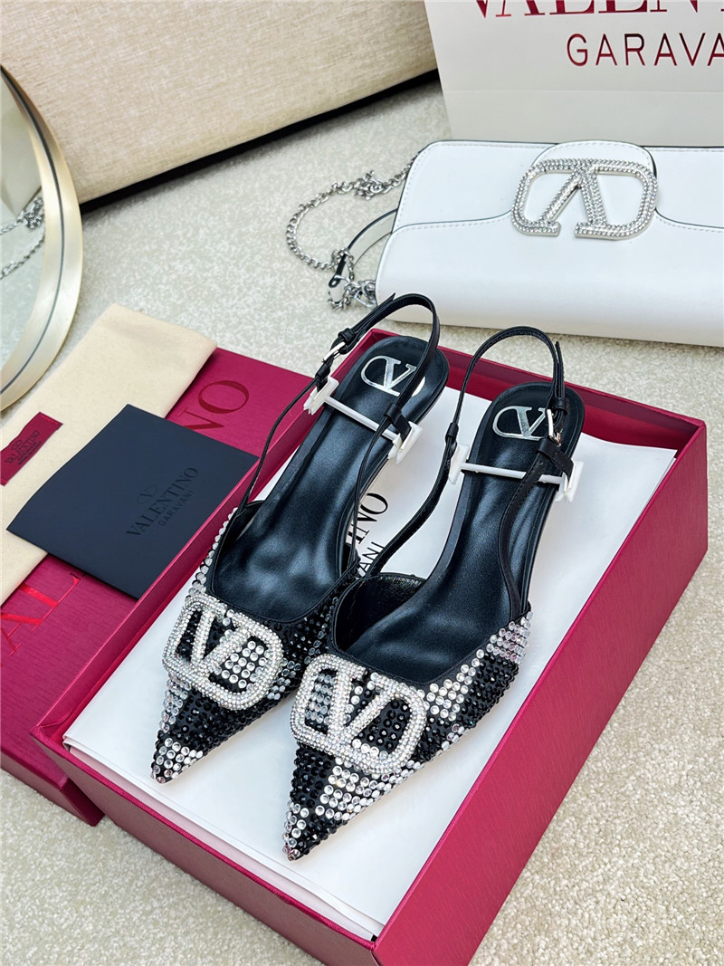 Va1e*ntin0 new color v logo buckle high heels sandals