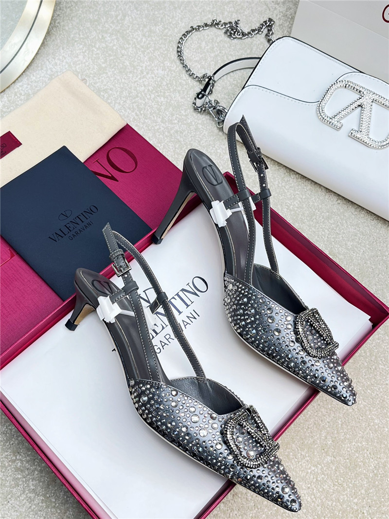 Va1e*ntin0 new color v logo buckle high heels sandals