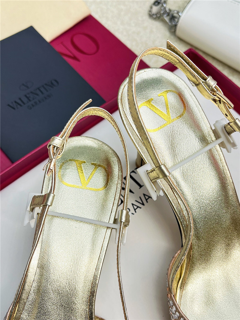 Va1e*ntin0 new color v logo buckle high heels sandals