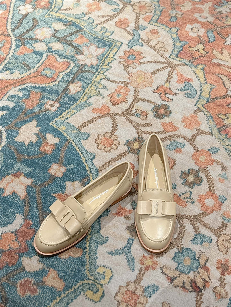 Salvatore Ferragamo British style Gancini buckle loafers