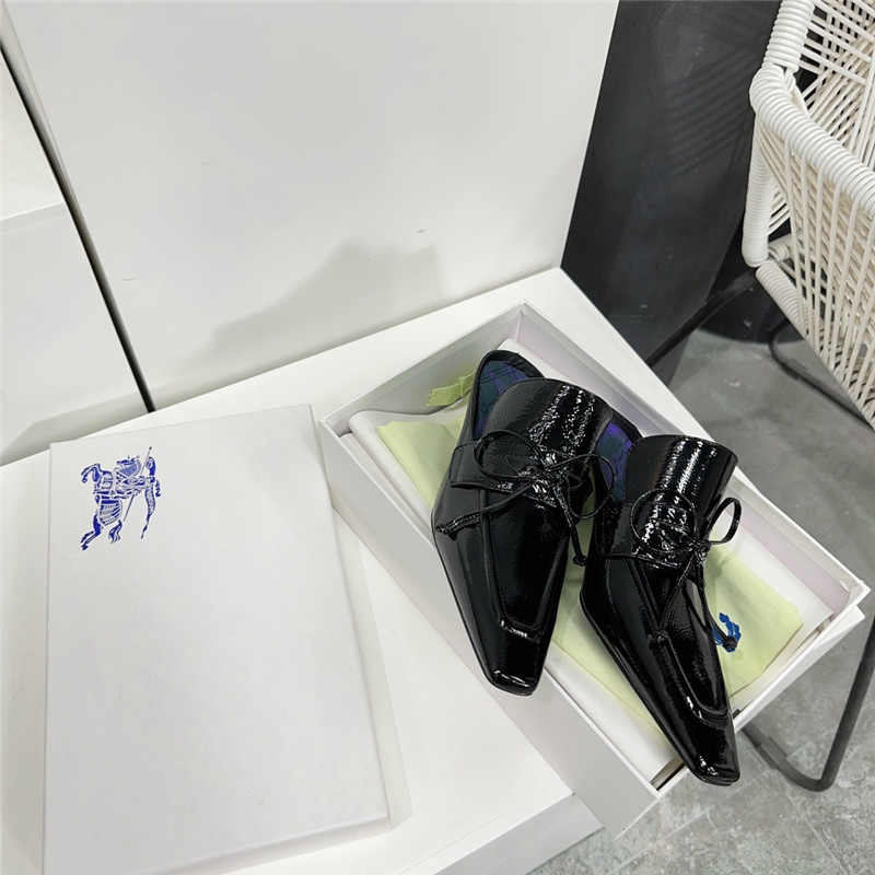 Bv*b*rry retro empty toe half drag