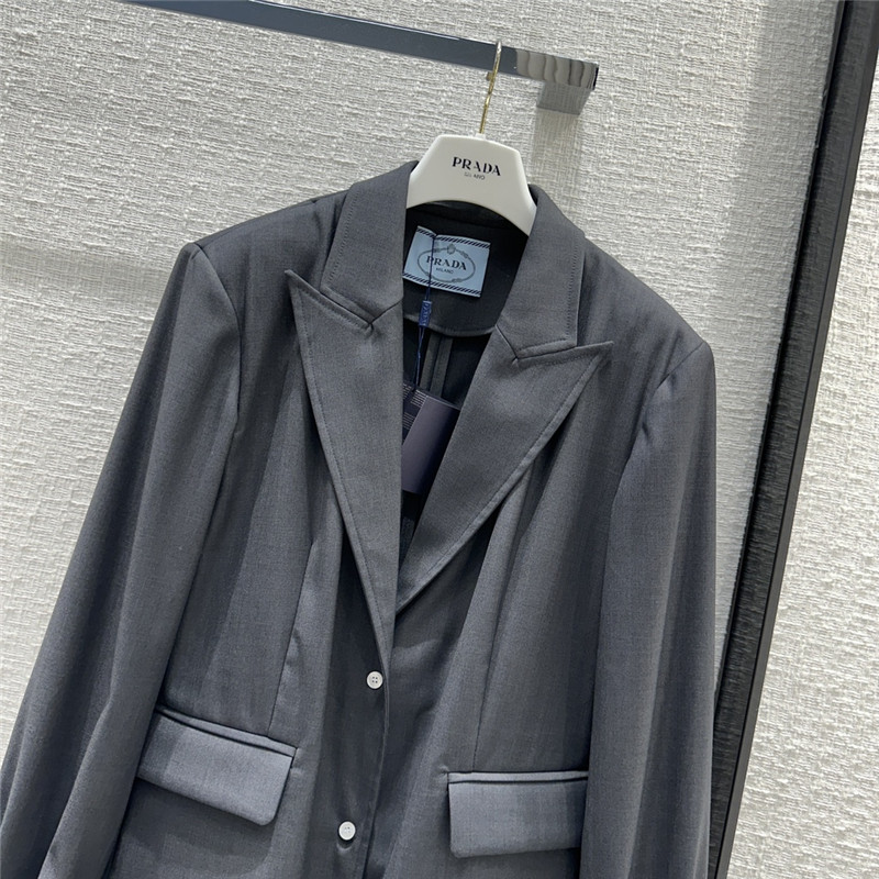 Pra*a premium gray suit shorts suit