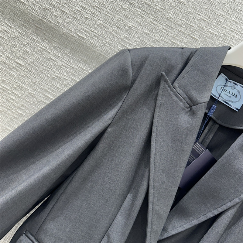 Pra*a premium gray suit shorts suit