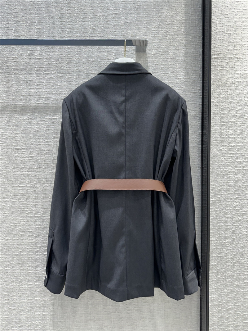 Pra*a premium gray suit shorts suit