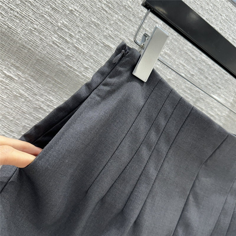 Pra*a premium gray suit shorts suit