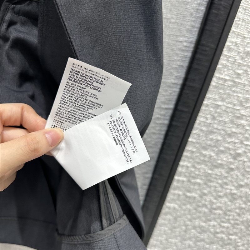 Pra*a premium gray vest shorts suit
