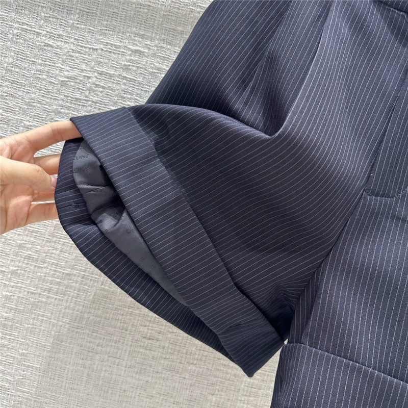 Ce1i*e new vertical striped suit shorts