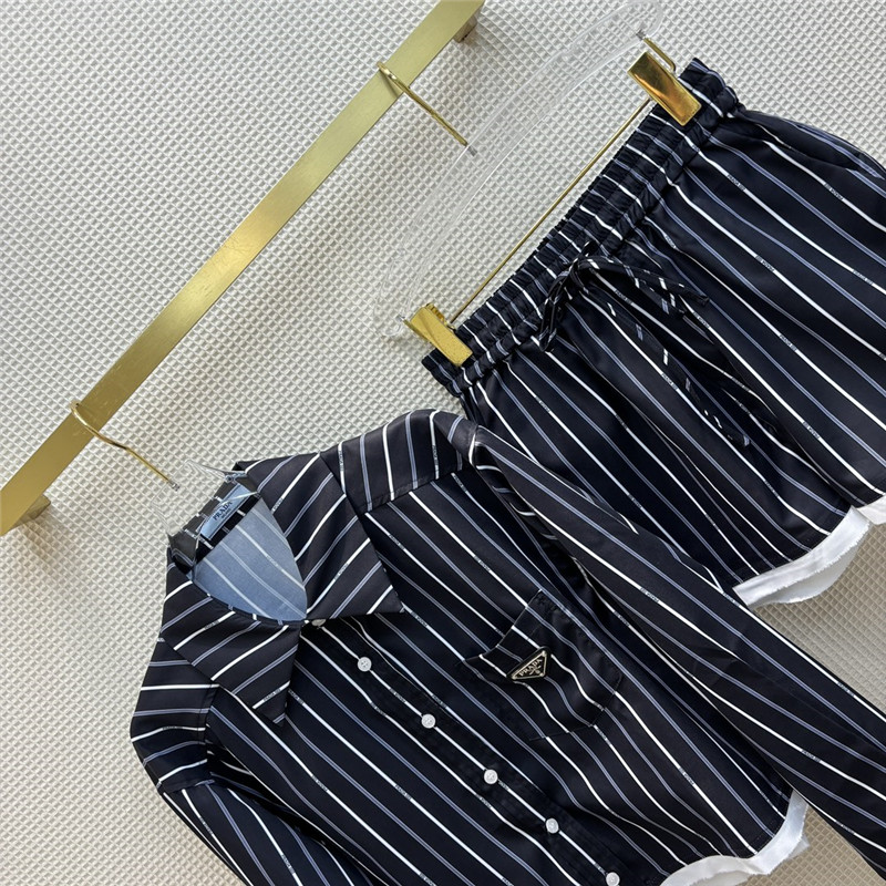 Pra*a triangle logo decorative stripe suit