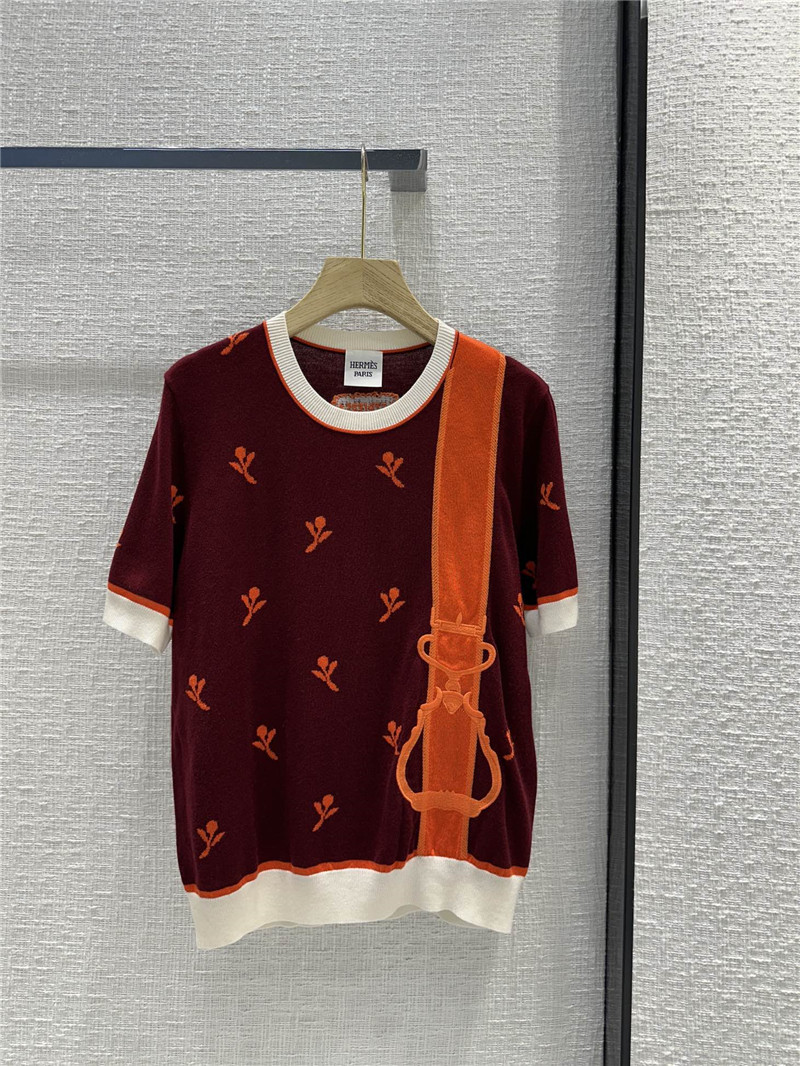 H**me5 new red floral knitted top