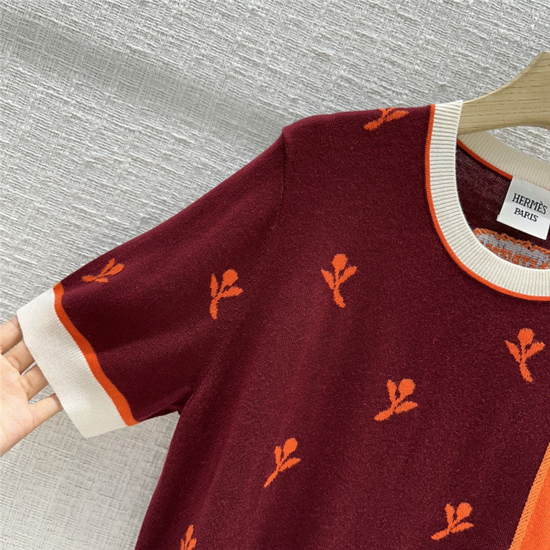 H**me5 new red floral knitted top