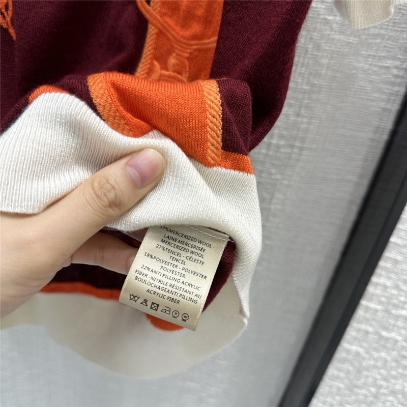 H**me5 new red floral knitted top