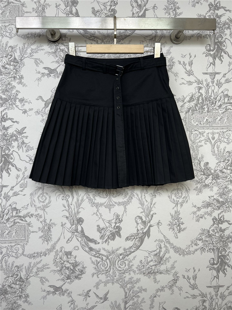 D10r new pleated skirt