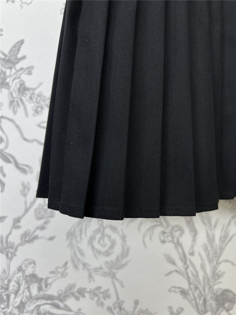 D10r new pleated skirt