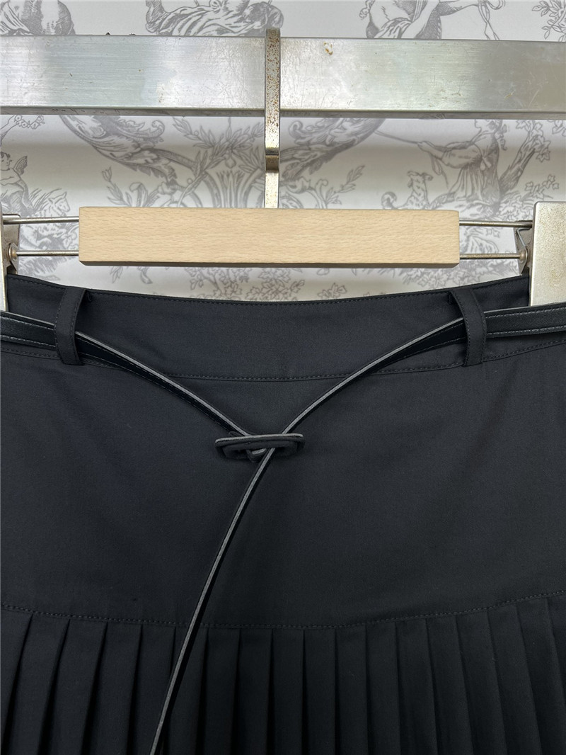 D10r new pleated midi skirt