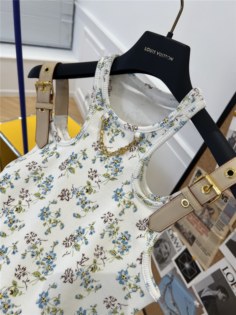 l0vis Vvtt0n lv floral vest