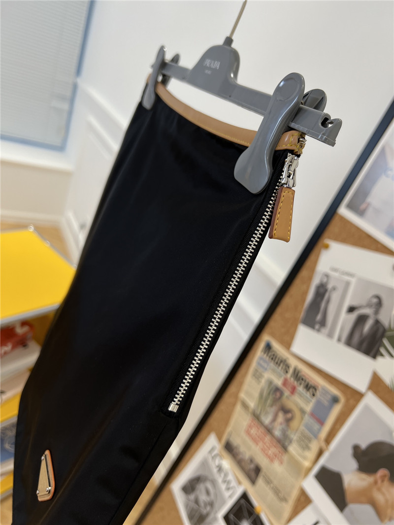 Pra*a new nylon skirt