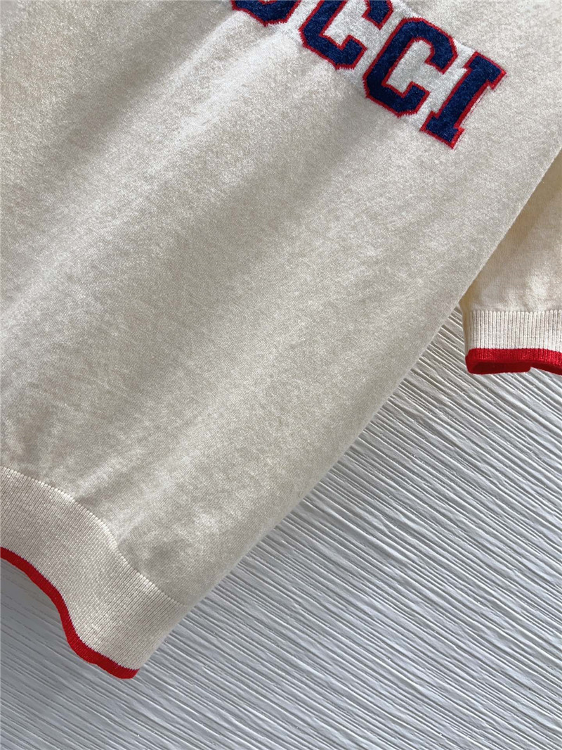 Gvc*1 classic crew neck pullover sweater