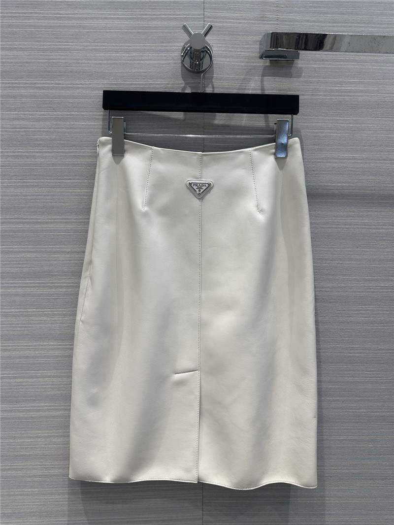Pra*a premium white leather skirt