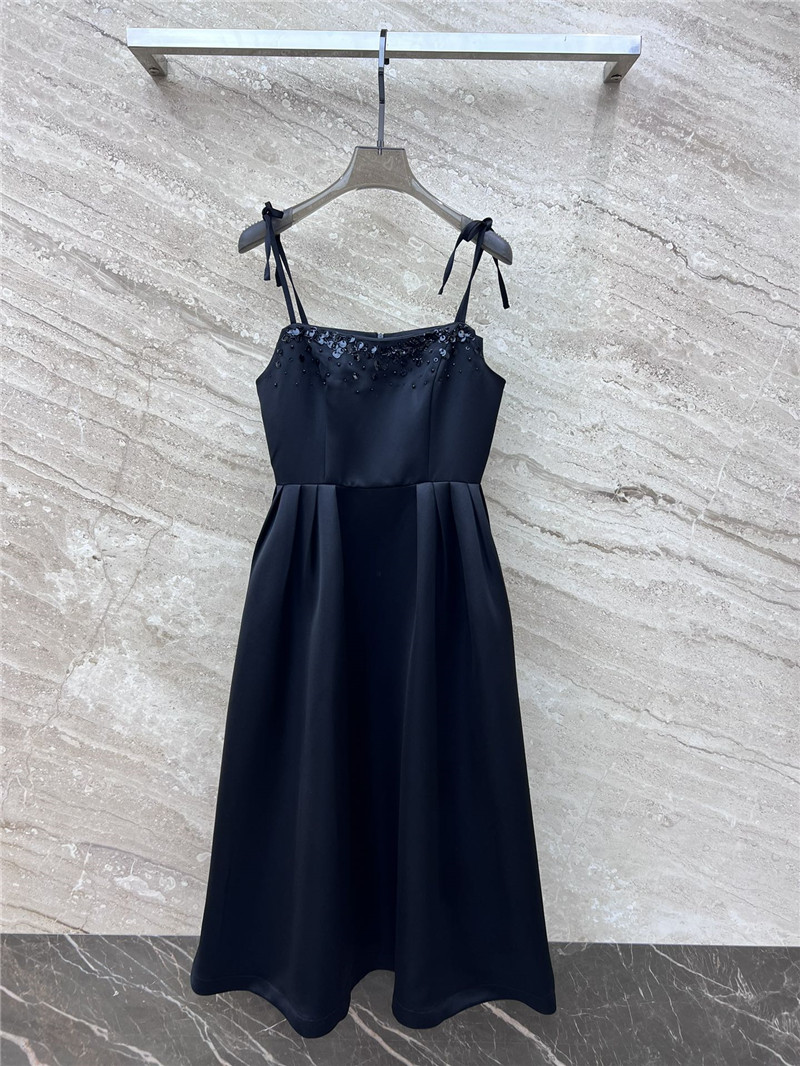 M1um1u classic elegant little black dress