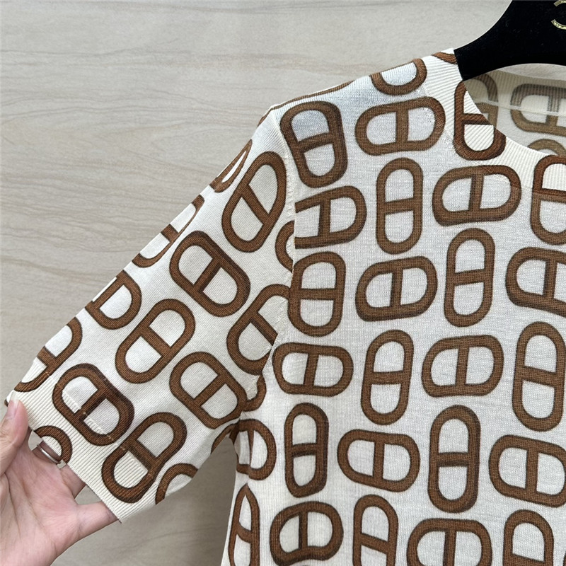 H**me5 graffiti print graphic short-sleeved top