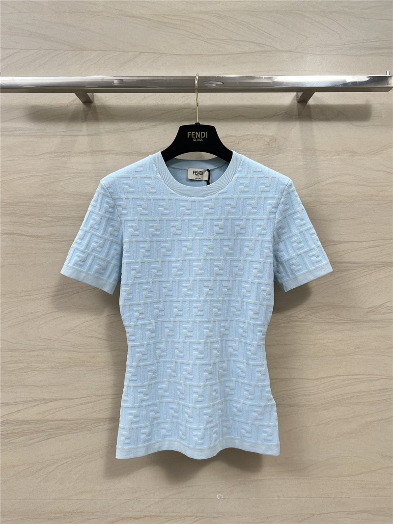 F**di embossed ff letter three-dimensional logo top