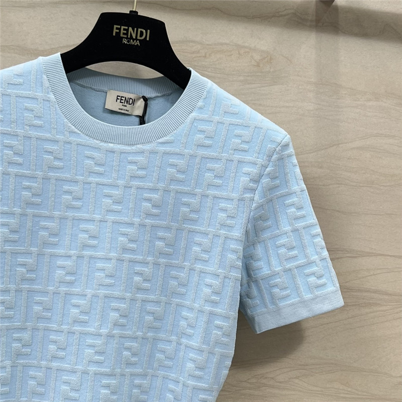 F**di embossed ff letter three-dimensional logo top