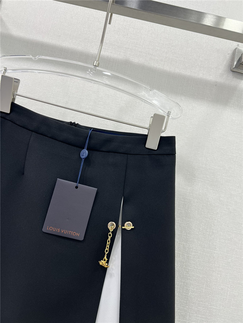 l0vis Vvtt0n lv minimalist cut skirt